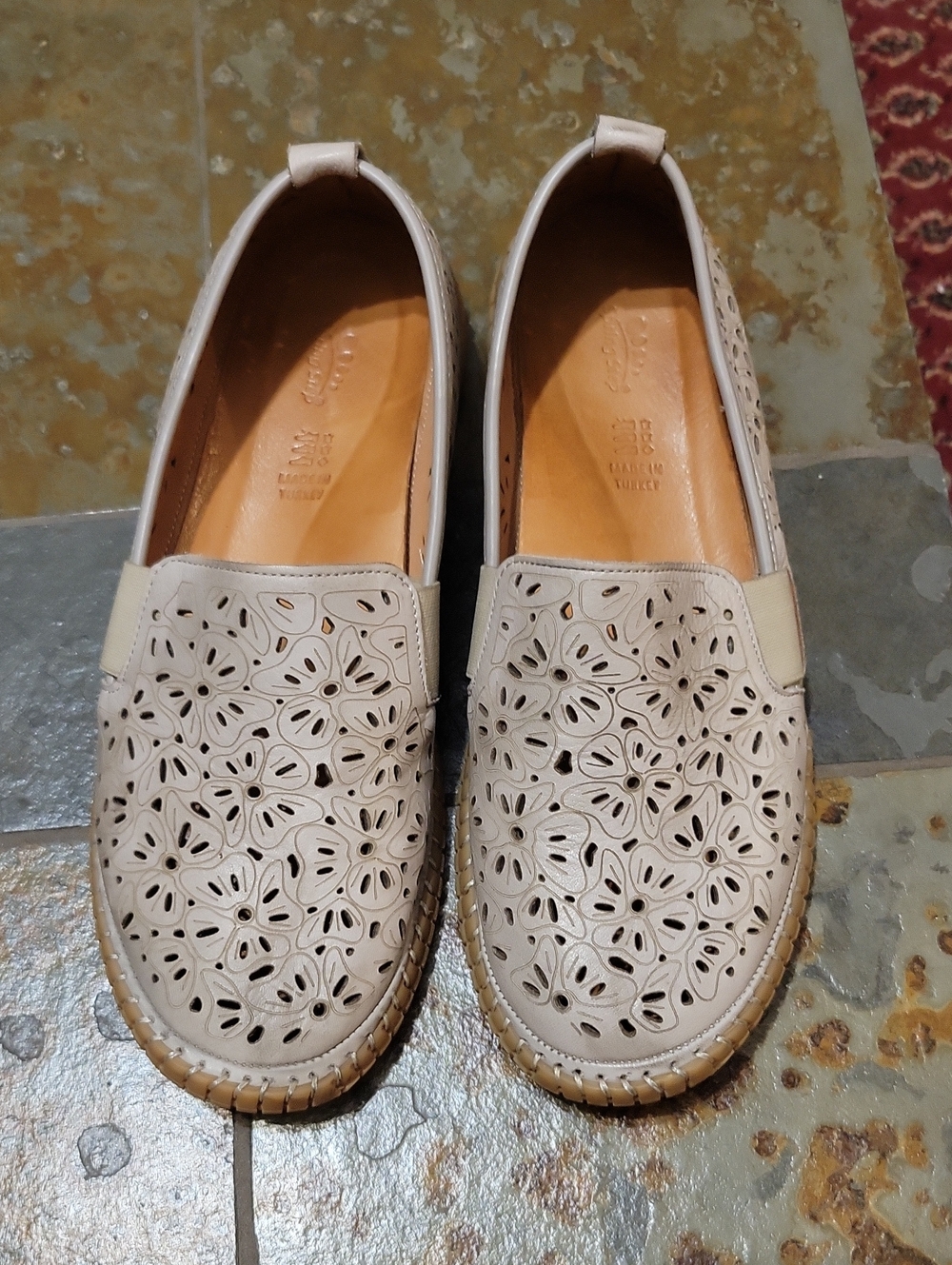 Spring Step Women's Jookin Champagne Taupe Floral Laser Cut Loafer Flats EU 41